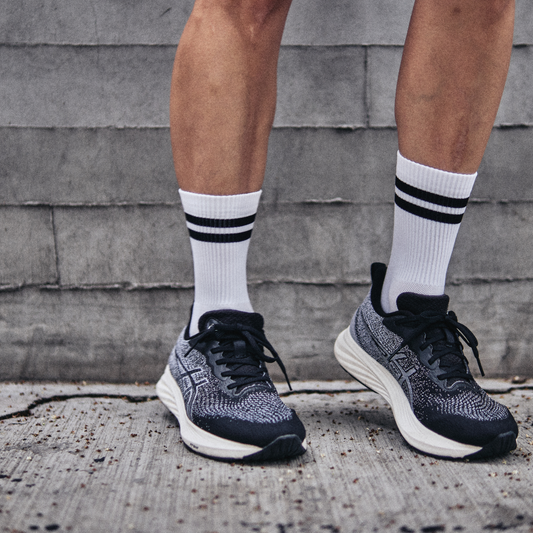 Astro Blancas Negras Cortas