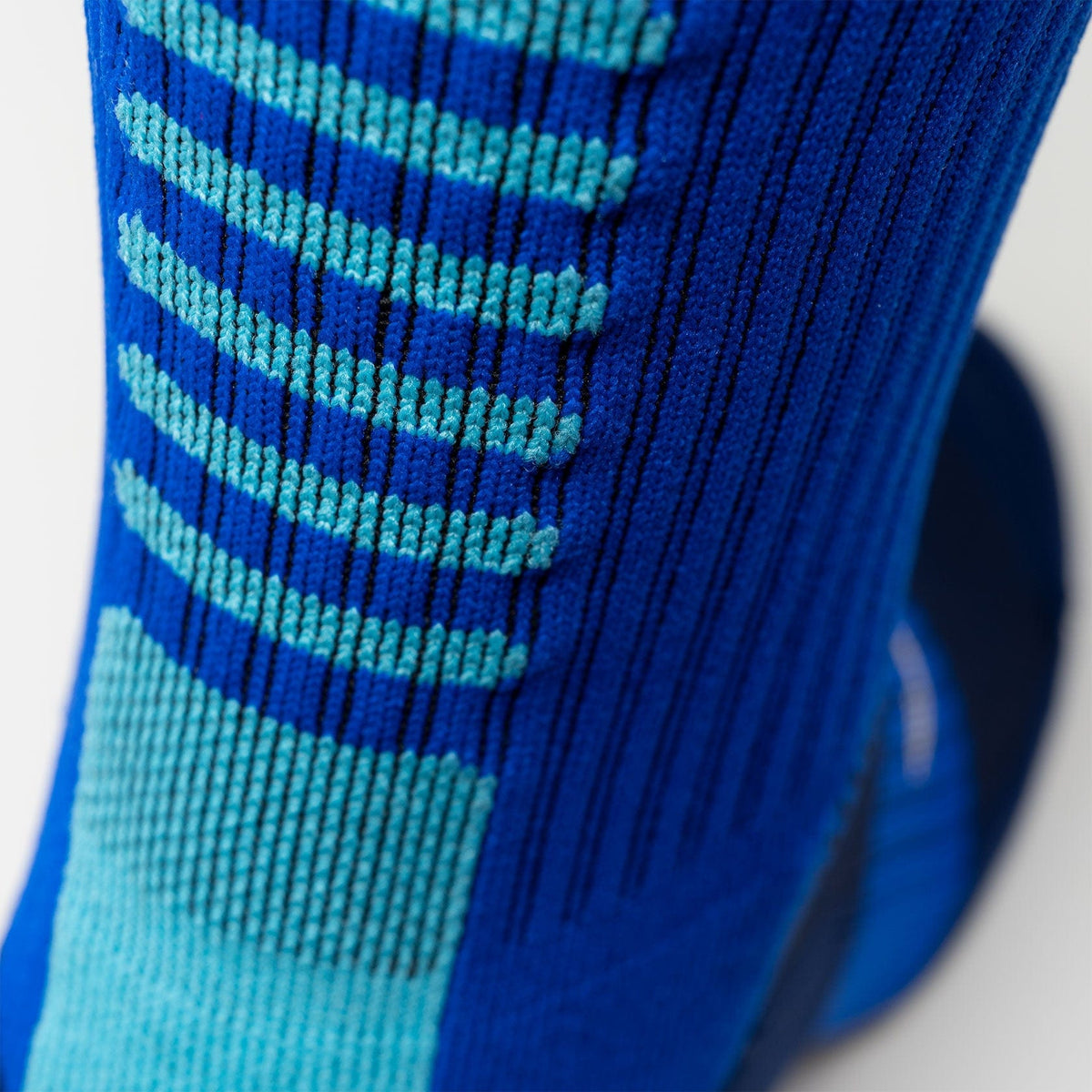 Calcetas deportivas antiderrapantes VEROZ Nova Azules de 13 cm con suela de agarre